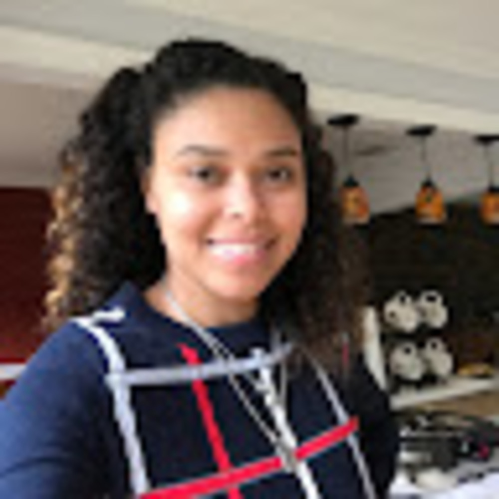 Meet your Posher, Latisha